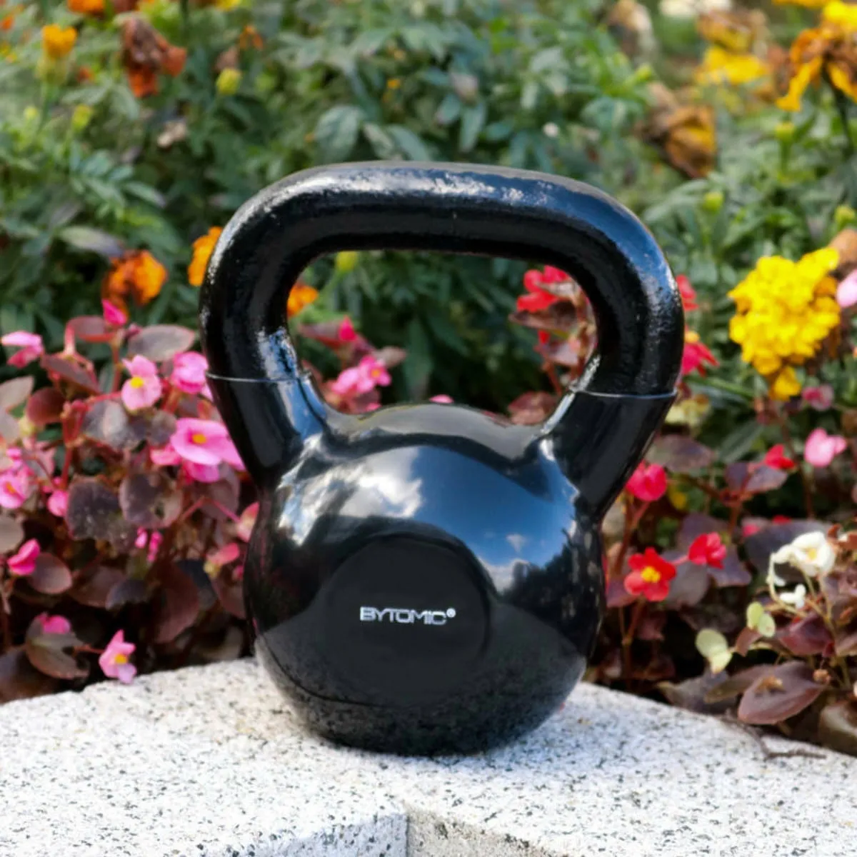 Bytomic Rubber Coated 8kg Kettlebell